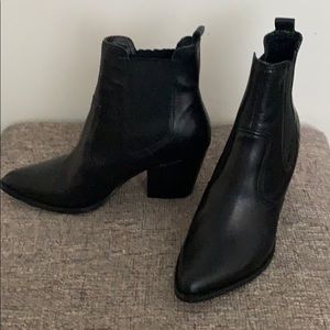Steve Madden Patricia Bootie Sz 7.5 fits like a 7